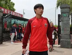 JIUYOU体育-关于里程碑夜！上海海港复出首秀，荷甲赛前刷纪录，话题不断，更衣室氛围转暖的信息