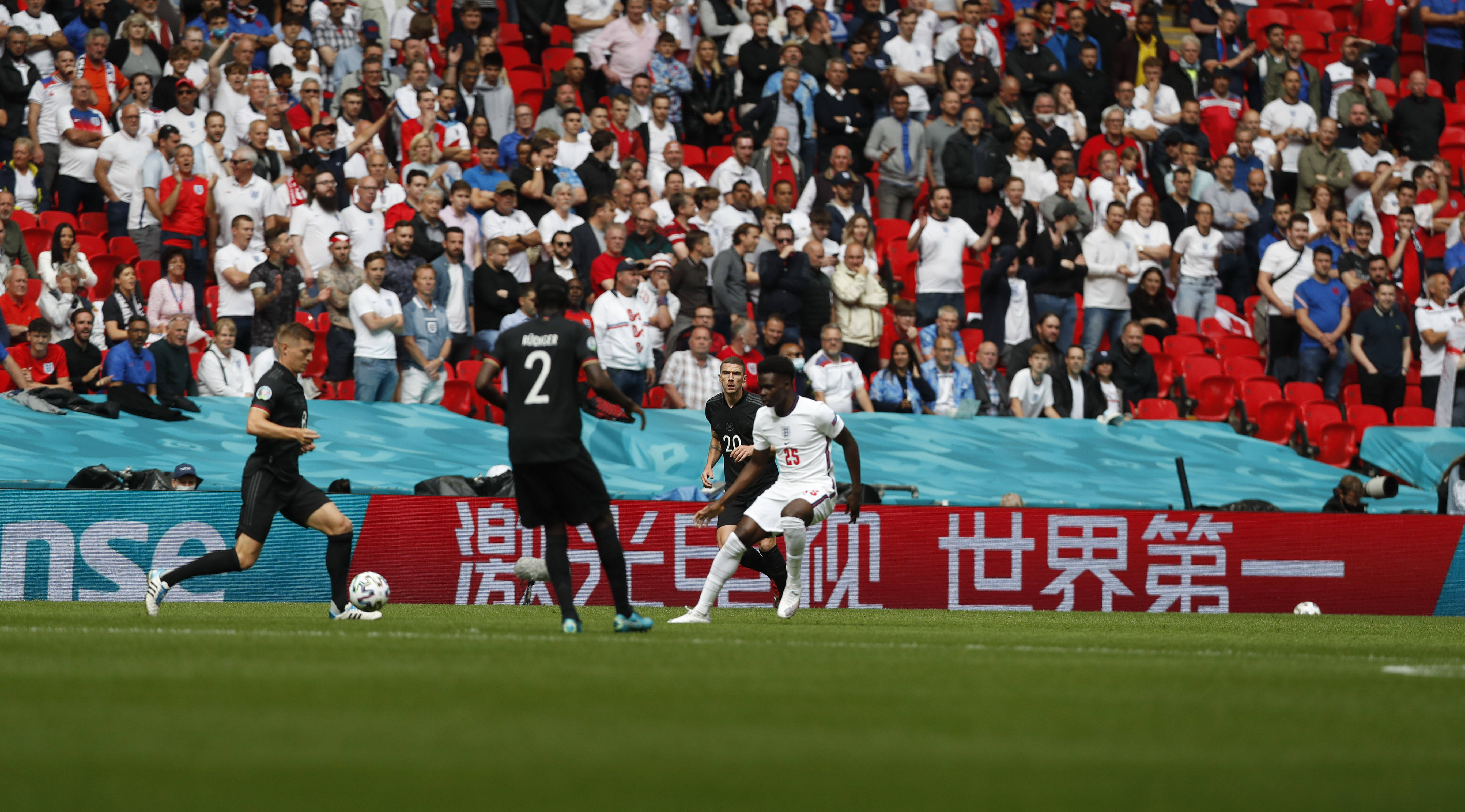 JIUYOU体育-包含冲刺阶段体能课后，新疆广汇主帅复盘备战荷甲，话题不断，更衣室氛围转暖的词条