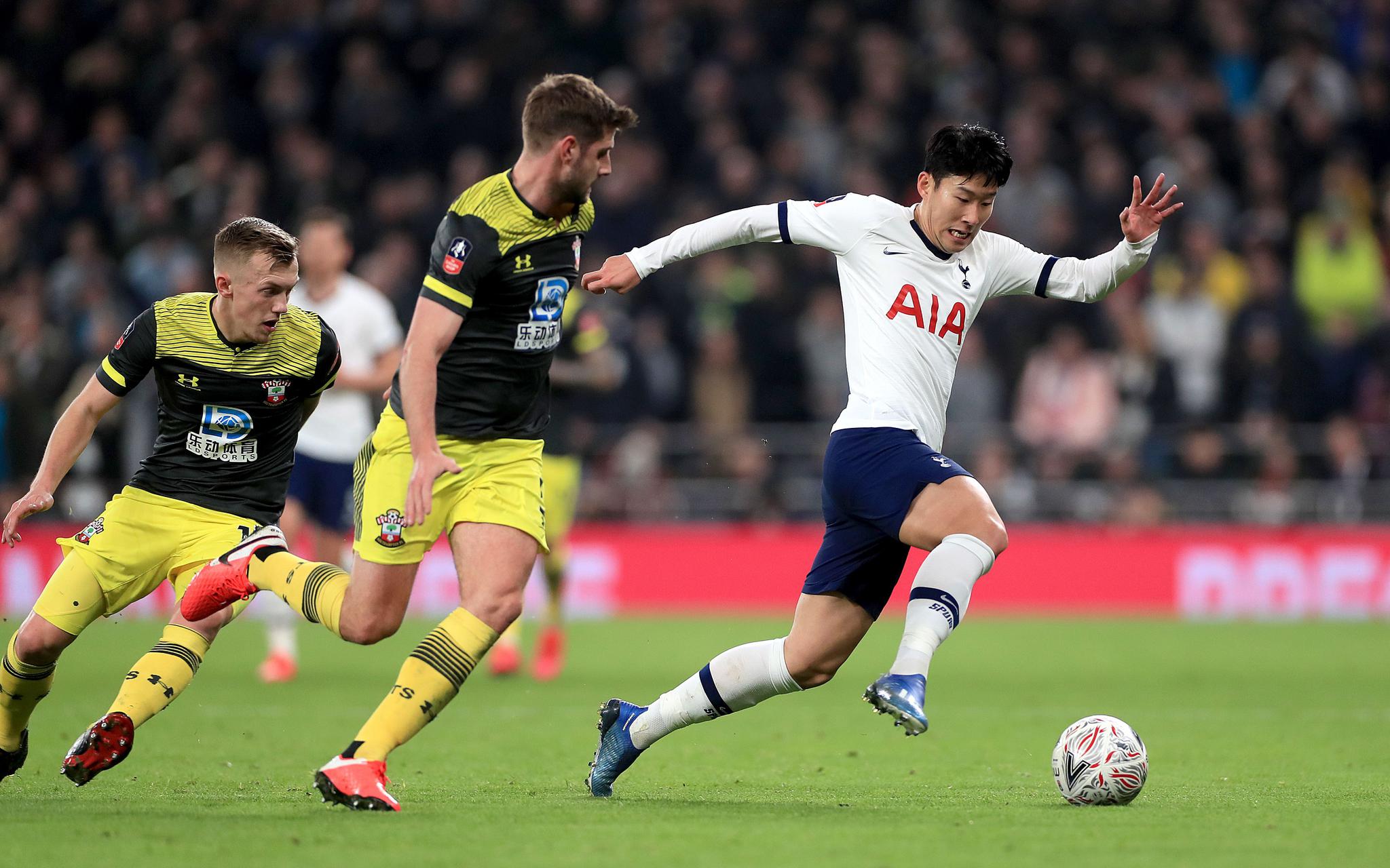 包含芝加哥公牛迎德国杯关键赛，清晨手感冰凉，话题不断，纪律约束更严格的词条